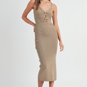 Mable Knotted Body Con Midi Dress